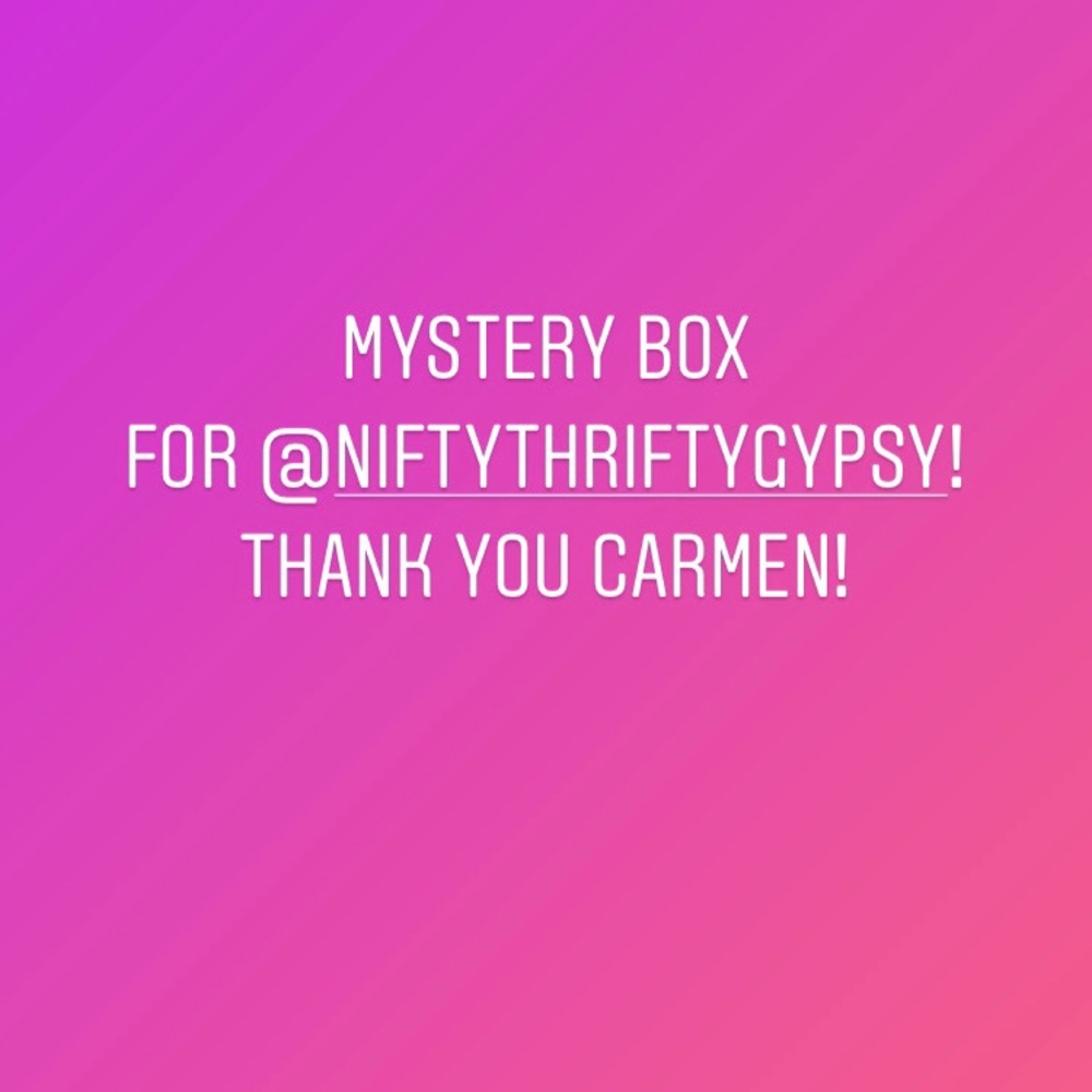 Mixed Woman’s / Men’s Mystery Box for Carmen